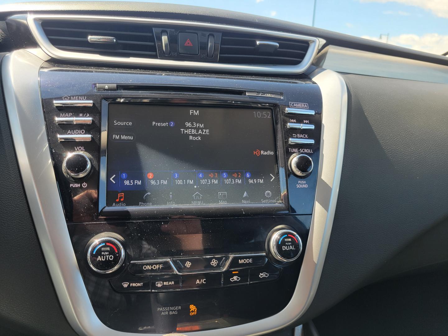 2015 Silver /Black Nissan Murano Platinum (5N1AZ2MH9FN) with an 3.5 V6 engine, XTRONIC CTV transmission, located at 450 N Russell, Missoula, MT, 59801, (406) 543-6600, 46.874496, -114.017433 - Loaded AWD. 3.5L V6. Xtronic CVT Transmission. Power Heated and Cooled Front Seats. Heated Steering Wheel. Power Sunroof. Leather. power Tilt and Telescoping Steering Wheel. Navigation. Backup Camera. Bose Sound System. Air Conditioning. Bluetooth. Steering Wheel Controls. Power Liftgate. Remote Sta - Photo#19